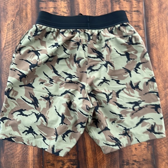 Adidas athletic shorts size small - Picture 3 of 3